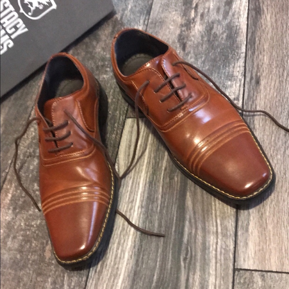 Boys Stacy Adams Shoes size 6